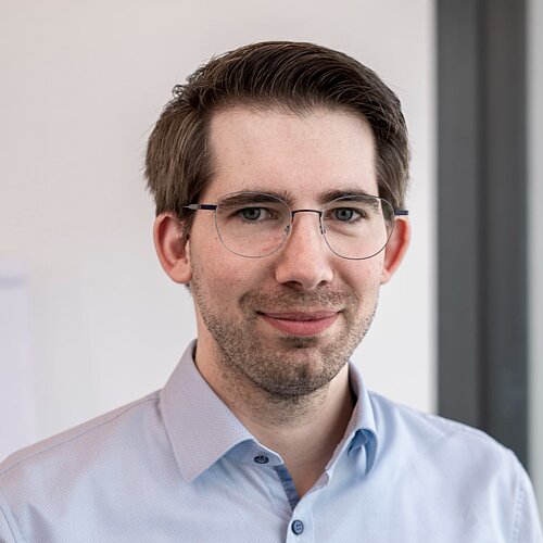  Maximilian Tauchnitz